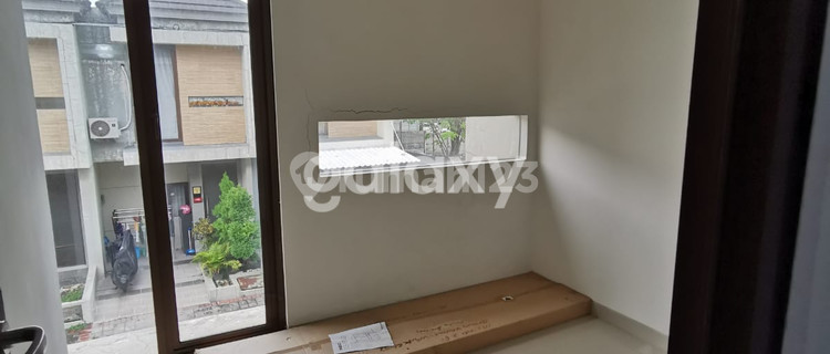 FOR RENT VERY CHEAP 2-STORY HOUSE SUNNY BEACH SURABAYA 1