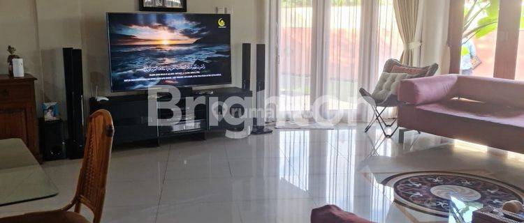 RUMAH BESAR VIEW LAUT SEMI VILLA SEMI FURNIS LOKASI BATAKAN AMAN NYAMAN HARGA NEGO 1