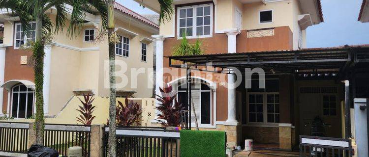 RUMAH 2 LANTAI SIAP HUNI LOKASI DAERAH KOTA DALAM PERUMAHAN BHUMI NIRWANA AMAN NYAMAN HARGA NEGO 1