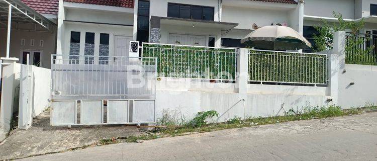 RUMAH BERNUANSA MINIMALIS ELEGAN LOKASI DALAM PERUMAHAN TAMAN SARI BUKIT AMAN NYAMAN HARGA NEGO 1