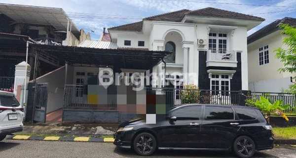 For Rent: Semi-Furnished House in the City Center, Located in the Balikpapan Baru Housing Complex, Safe and Comfortable, Negotiable Price. 1