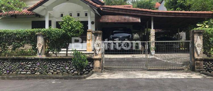 RUMAH SEMI VILLA ASRI DAN NYAMAN 1