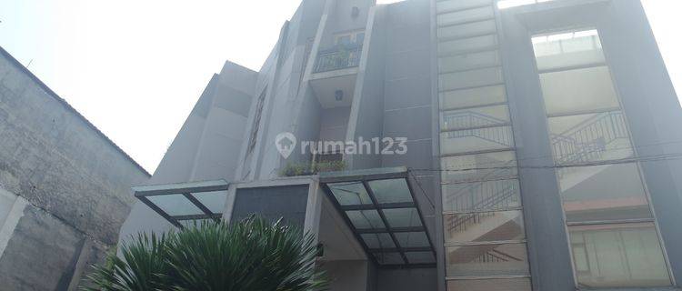 Gedung Kantor 3.5 Lantai Di Jalan Alternatif Transyogi Cibubur 1