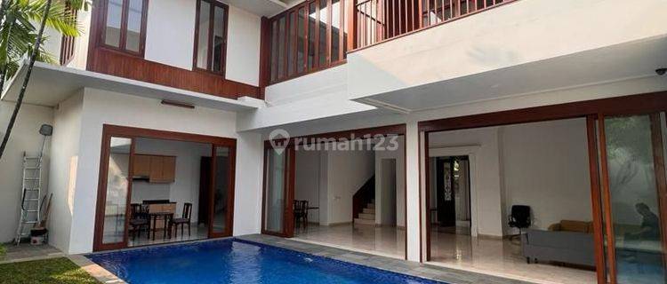 Rumah Cantik 2 lantai  dengan kolam renang Sektor 9 Bintaro 1