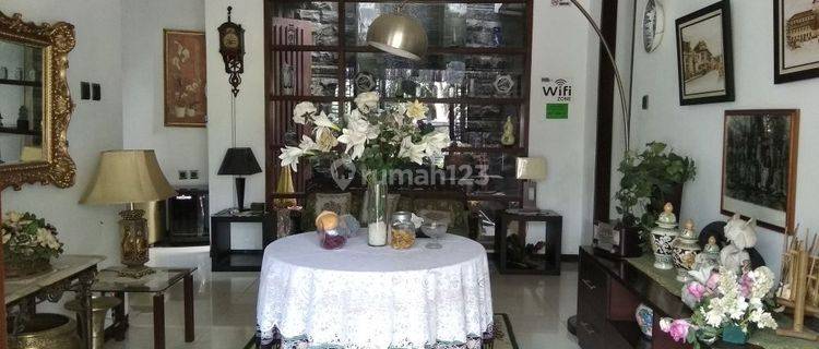 Dijual Rumah + Guest House + Tempat Usaha Siap Pakai Lokasi di Sayap Riau Bandung 1