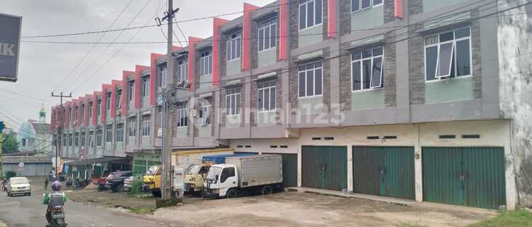 Affordable 3-story shop house in Palembang, suitable for all types of businesses. 1
