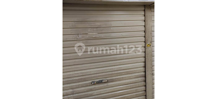 Cempaka Mas kiosk has 5 units @5 meters 1