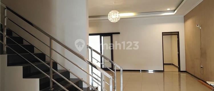 Dijual / Disewakan Rumah Di Mekarwangi 1