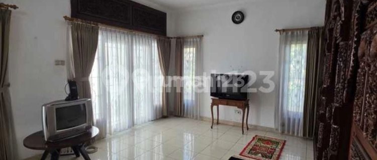 Disewakan / Jual Rumah Besar Di Kota Baru Parahyangan 1