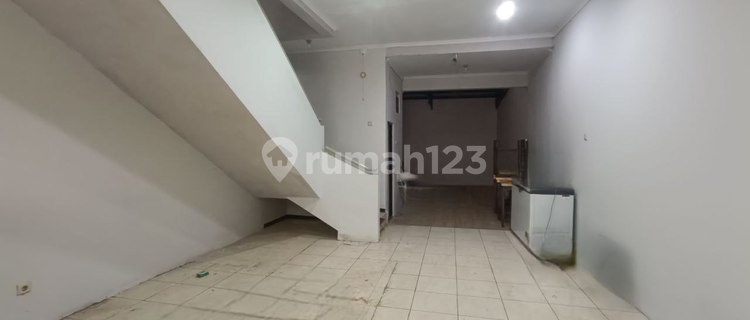 Strategic Shop House in Kota Baru Parahyangan 1