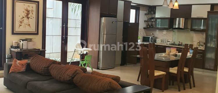 Rumah Bagus dan Terawat di Taman Villa Meruya Jakarta Barat Strategis 1