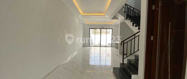 Nice House in DKI West Jakarta Kav, Strategic Location, Negotiable 1