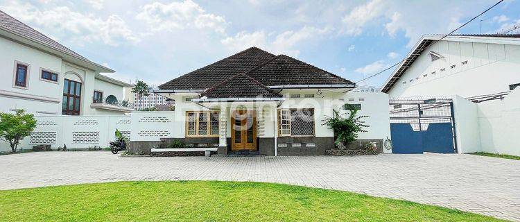 RUMAH MEWAH SUPER LUAS KAWASAN EXCLUSIVE 1