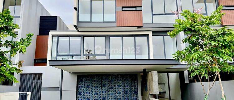 Rumah Mewah Premium 3lt dgn Lift di Lyndon Navapark BSD 1