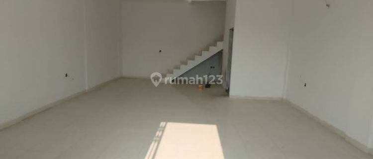 Ruko Gandeng Di Muara Karang, Jakarta Utara 1