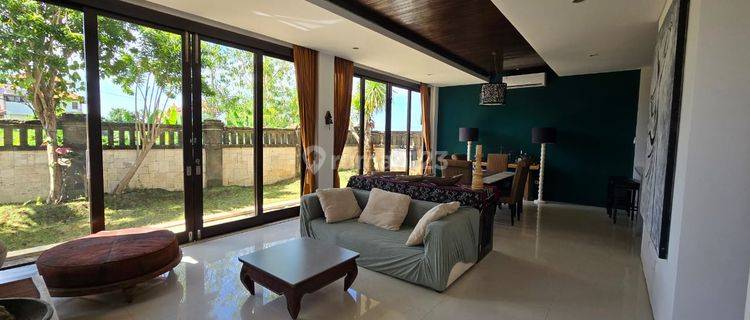 Disewakan Villa 200 M2 Di Badung, Kuta Selatan, Bali 1