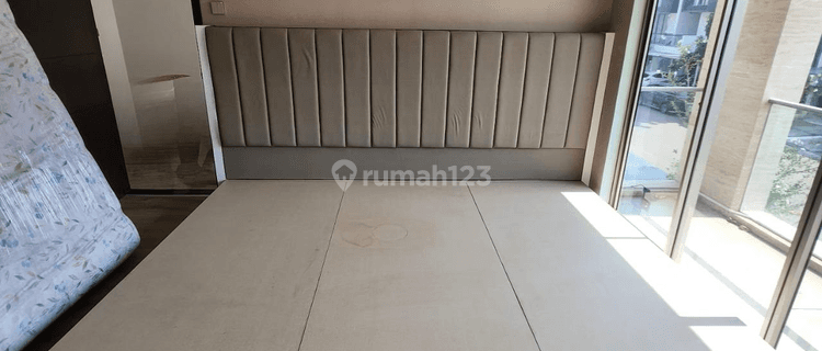 Dijual Rumah Semi Furnish Bagus di Golf Island, PIK 1