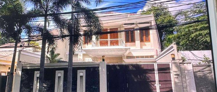 Dijual rumah di area premium Menteng Jakarta pusat  1