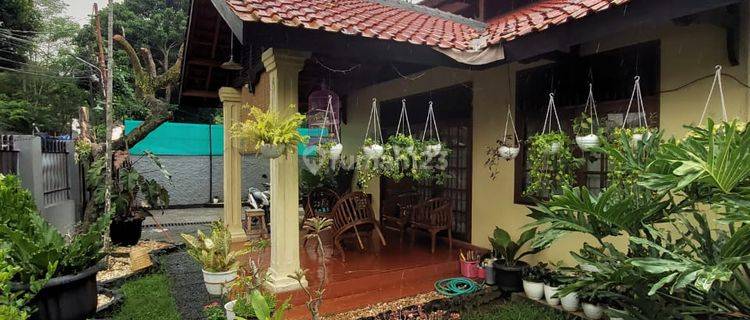 Rumah Siap Huni Cirendeu Tangsel Ornamen Kayu Satu Setengah Lantai 1