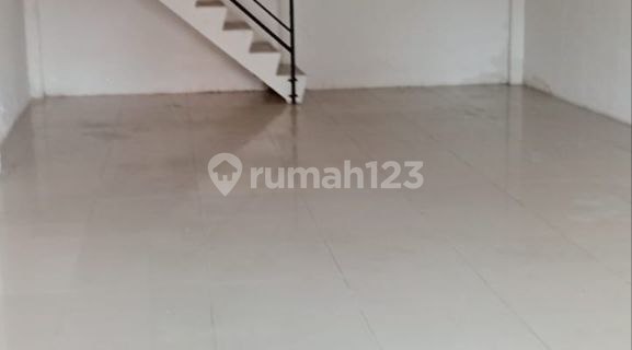 strategic commercial shophouse near toll access in Cimanggis Depok 1