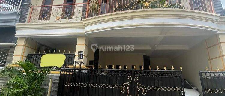 Rumah Besar 3 Lantai di Komplek Walikota Sukapura Kelapa Gading 1