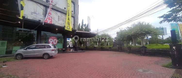 Bangunan Gedung 3 Lantai Area Komersil Di Depok Sleman Yogyakarta 1