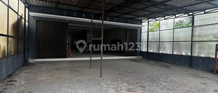 Ready-to-Use Shop House on Main Road in Prambanan, Sleman, Yogyakarta 1