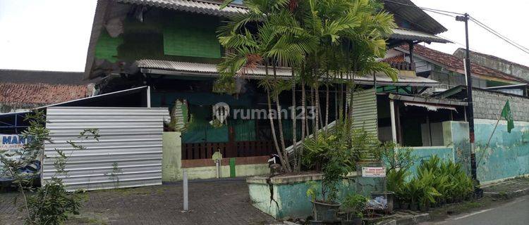 Ruang Usaha Hook Parkir Luas Ex Resto Di Lempuyangan Kota Yogyakarta 1