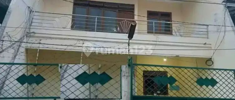 House Suitable for Boarding or Residence in Mulyosari 1