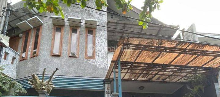  Fore sale :Jual rumah 3 lantai siap huni dalam komplek  1