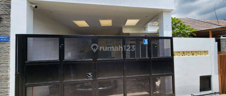 Rumah bagus 2 lantai harga murmer siap huni dalam komplek 1