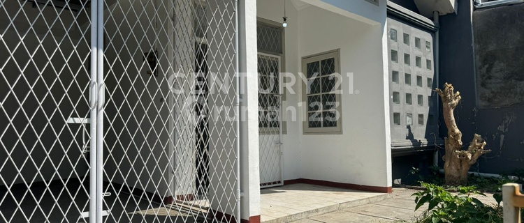 Ready-to-Live House Steps Away from Mall Citylink on Jl Peta Bandung 1