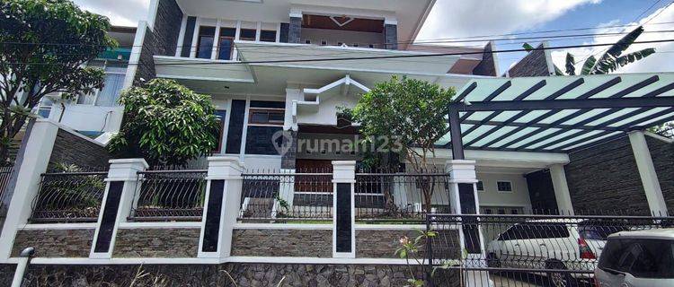 Rumah Modern Siap Huni 2 Lantai Di Sayap Pasteur Bandung 1