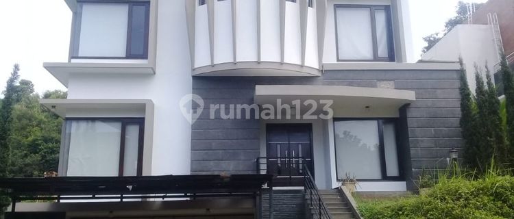 Rumah 3 Lantai  Resort Dago Pakar SHM Bagus .Siap Huni. 1