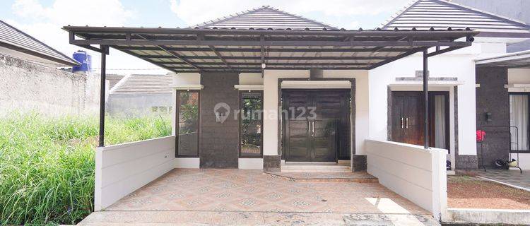 Rumah Modern Semi Furnished dekat Mall di Depok Harga Nego J22197 1