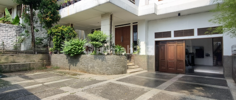 Ready-to-Occupy House in Cipete - Suitable for Clinic or Office 1