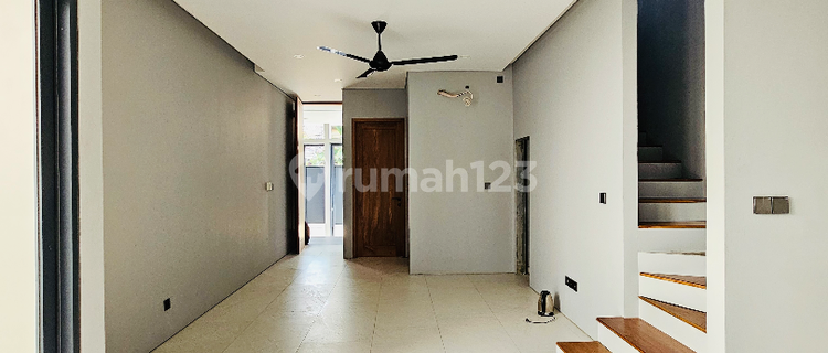 New 3-Story House in Pondok Indah - Walking Distance to Pondok Indah Mall 1