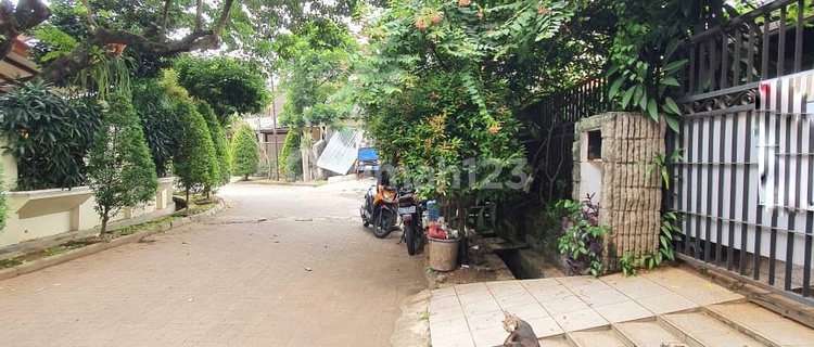 Cheap Land Calculation House in Lebak Bulus Complex, South Jakarta 1