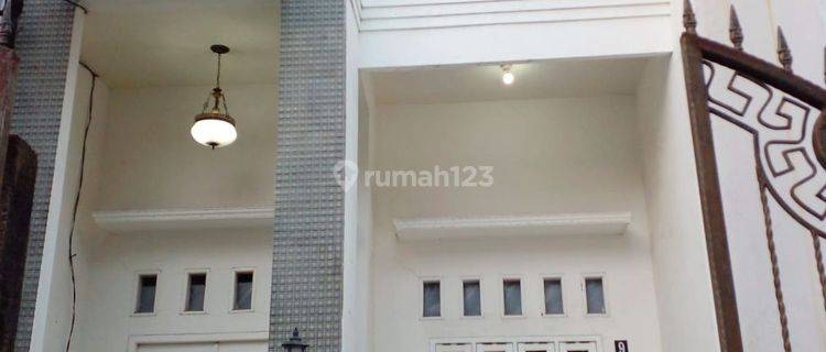 Rumah 2 Lantai Siap Huni di Bulak Rukem Surabaya Utara 1