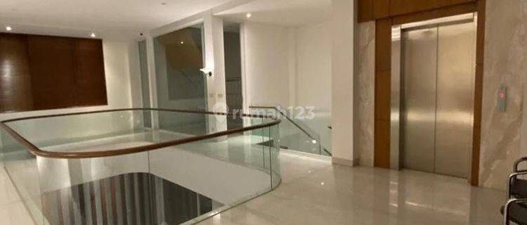 Rumah Dijual Mewah Megah Ada Lift di Area Dr Cipto , Bandung 1