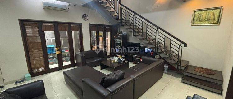 Rumah Dijual Semi Furnish Siap Huni di Sayap Surya Sumantri 1