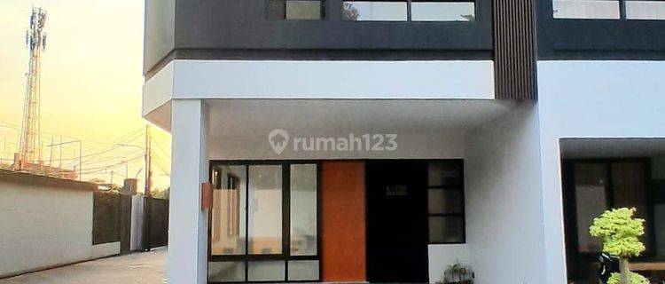 Rumah Baru Minimalis Siap Huni Dgn Rooftop Di Pondok Cabe Strategis
 1