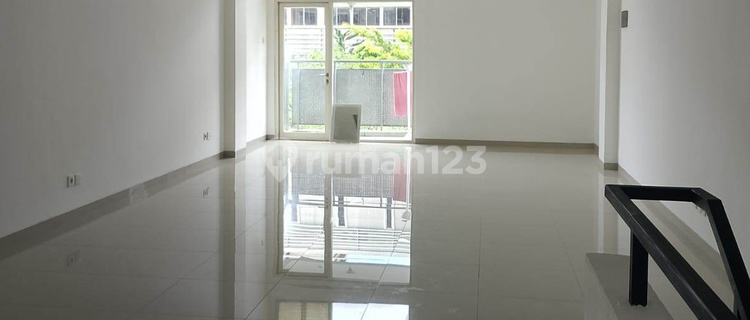 Rental Shop Space / Shop House in Thamrin Residence Apartment, Strategic Location 1