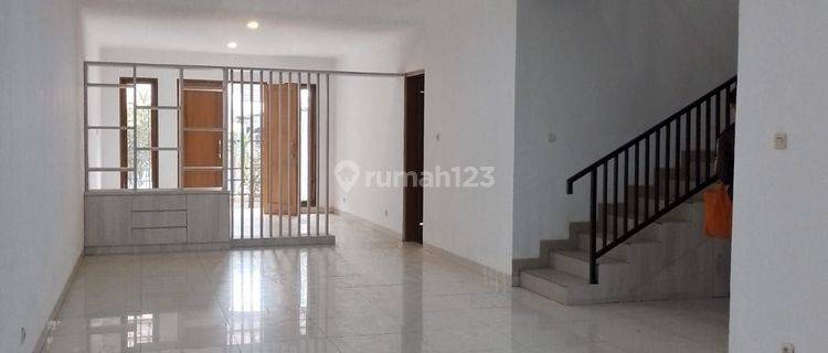 Rumah 2 lt, furnished, siap huni di kembar timur 1