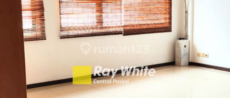 Strategic Clean and Well-Maintained Shop House on Batununggal Estate Main Road 1