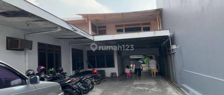 Rumah Lama Luas Potensi Investasi Bawah Pasaran Karet,kuningan 1