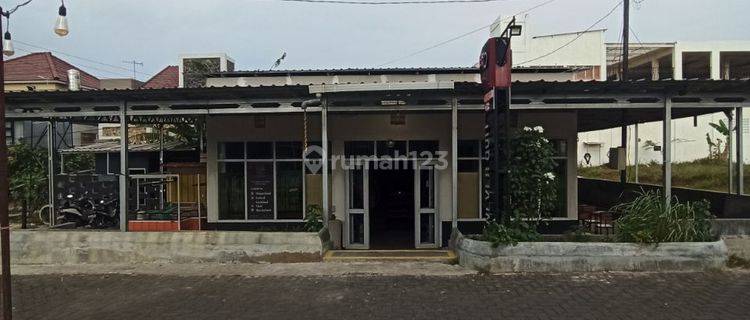  Oper Sewa Cafe Strategis di Kawasan Oma Kampus, Dau Malang 1