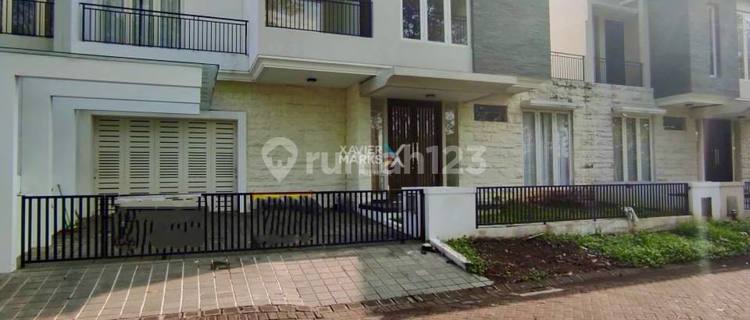 Rumah Mewah Golf View di Kota Araya, Blimbing Malang 1