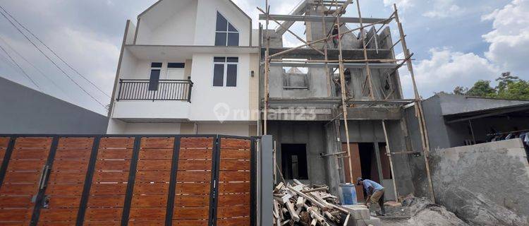 Rumah Kavling Baru 2 Lantai di Jatibening Bekasi 1