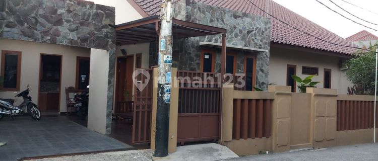 Rumah Luas Dalam Perumahan Pinggir Jalan Dekat Tol Jatiwaringin Bekasi 1